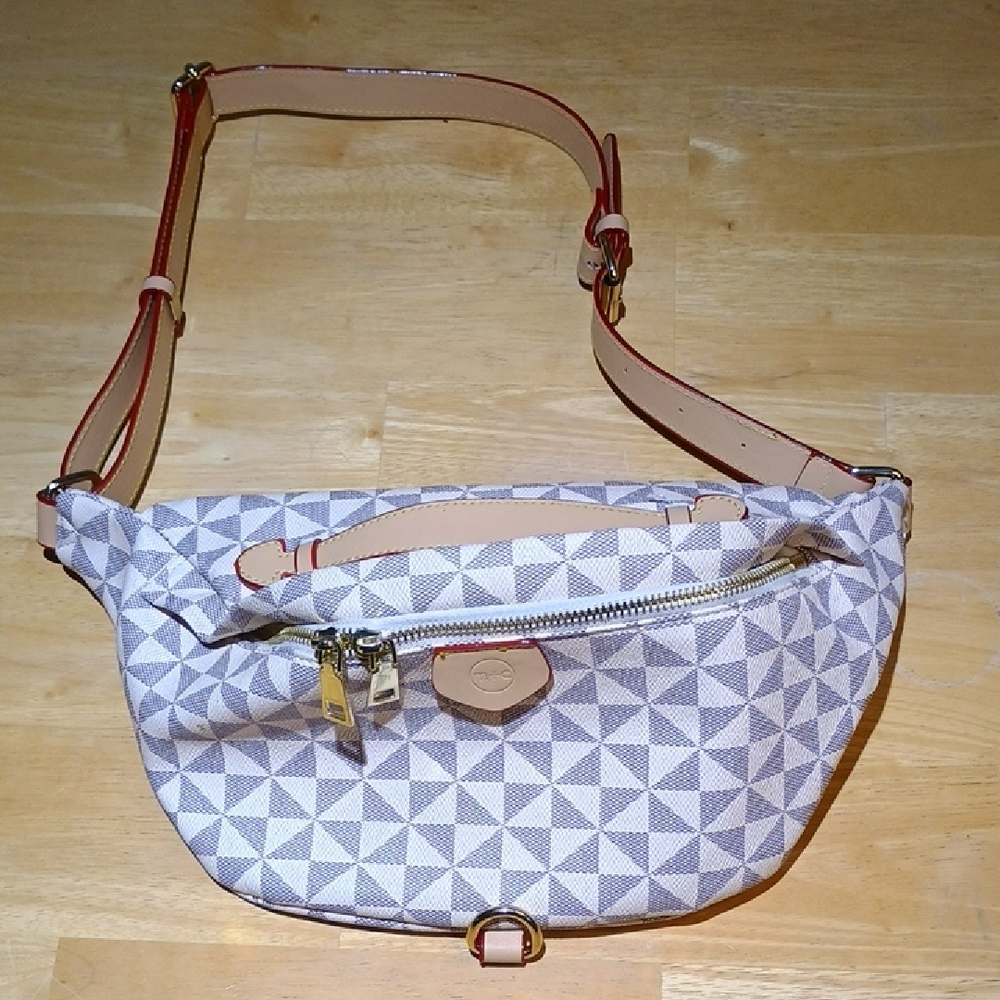 Geometric Pattern Crossbody Bag